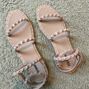 Like- new Steve Madden Travel-J Sandals